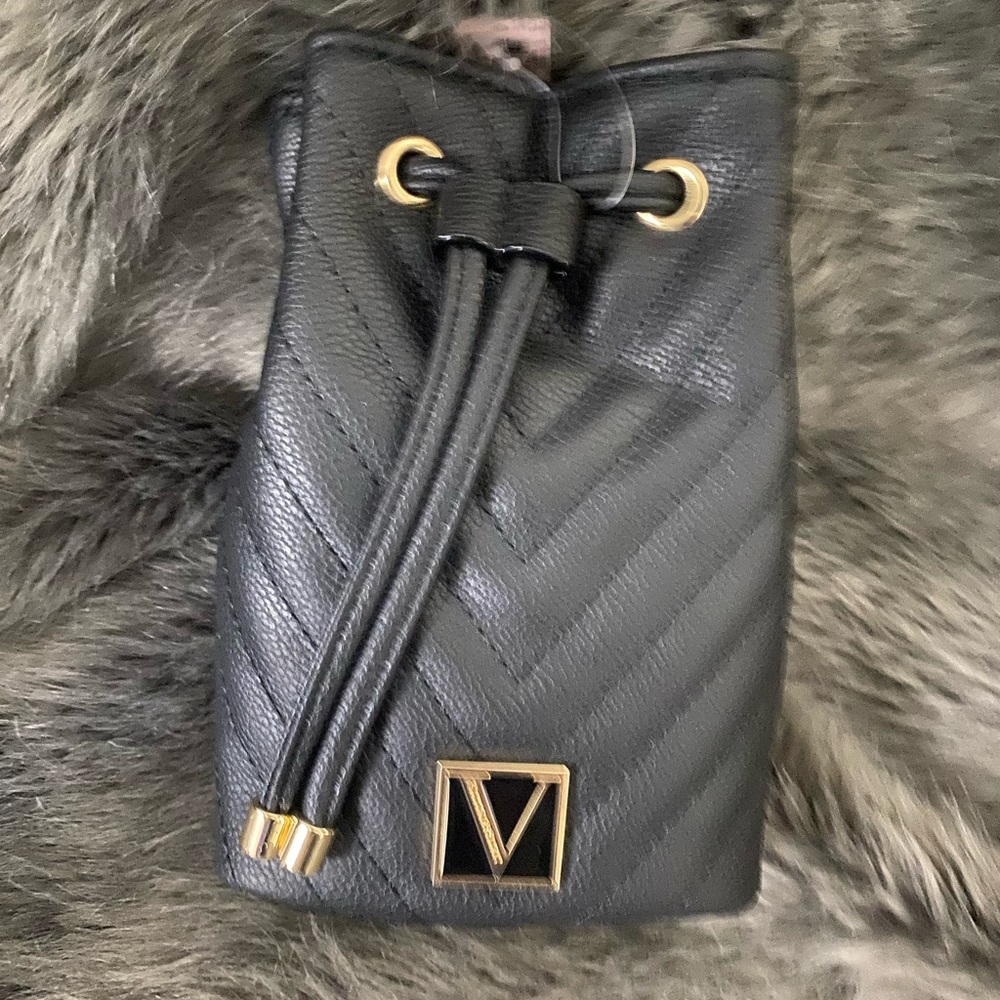 Victoria’s Secret “perfume bag” multi use wrist carry with chain NWT